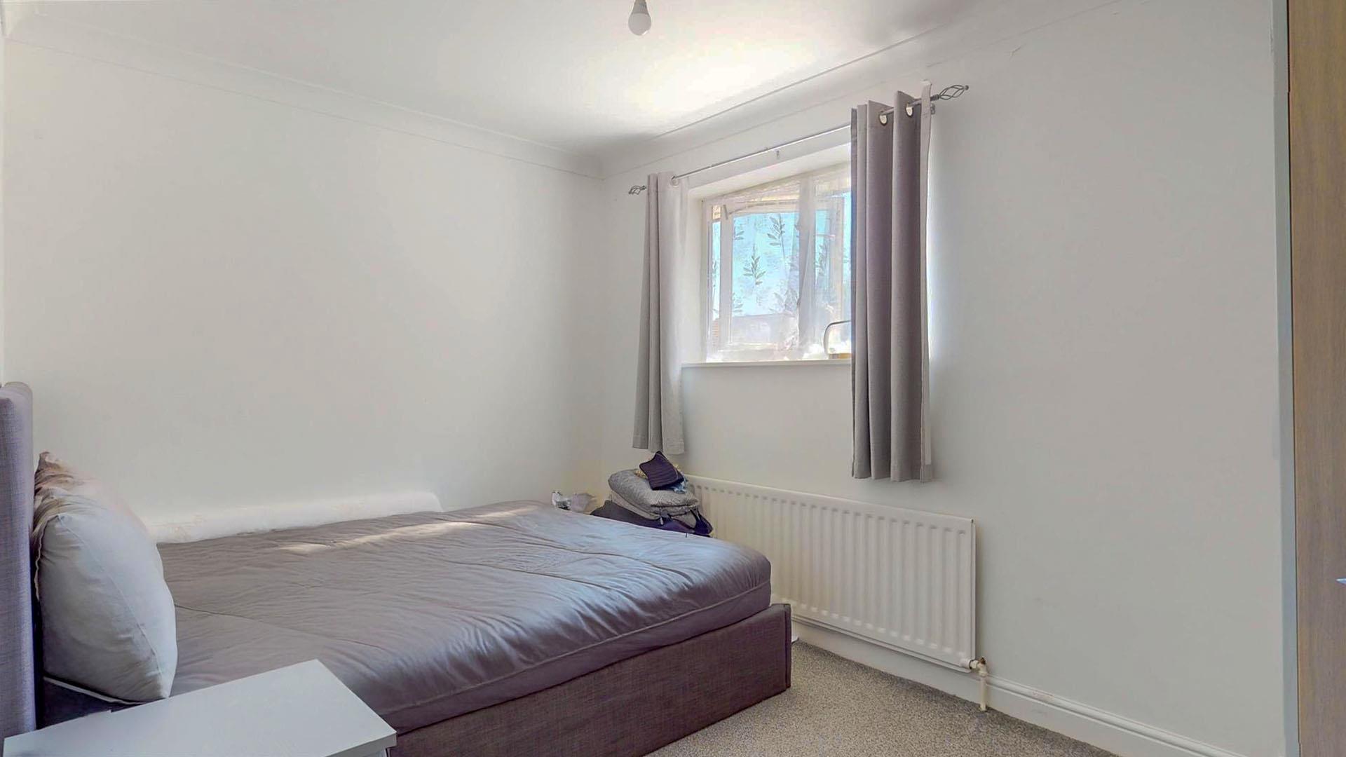 2 bed property in Squires Close, Milton Keynes